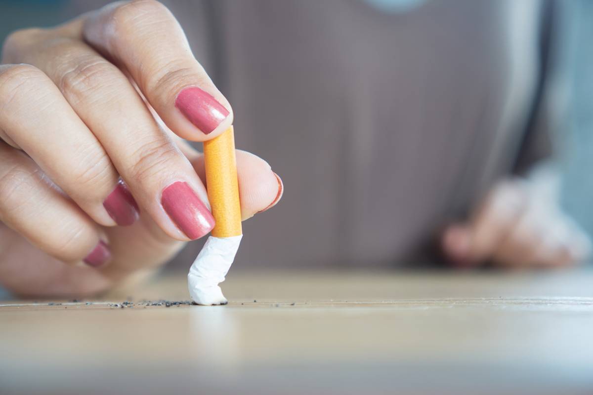 featured image for effects of smoking on the gums